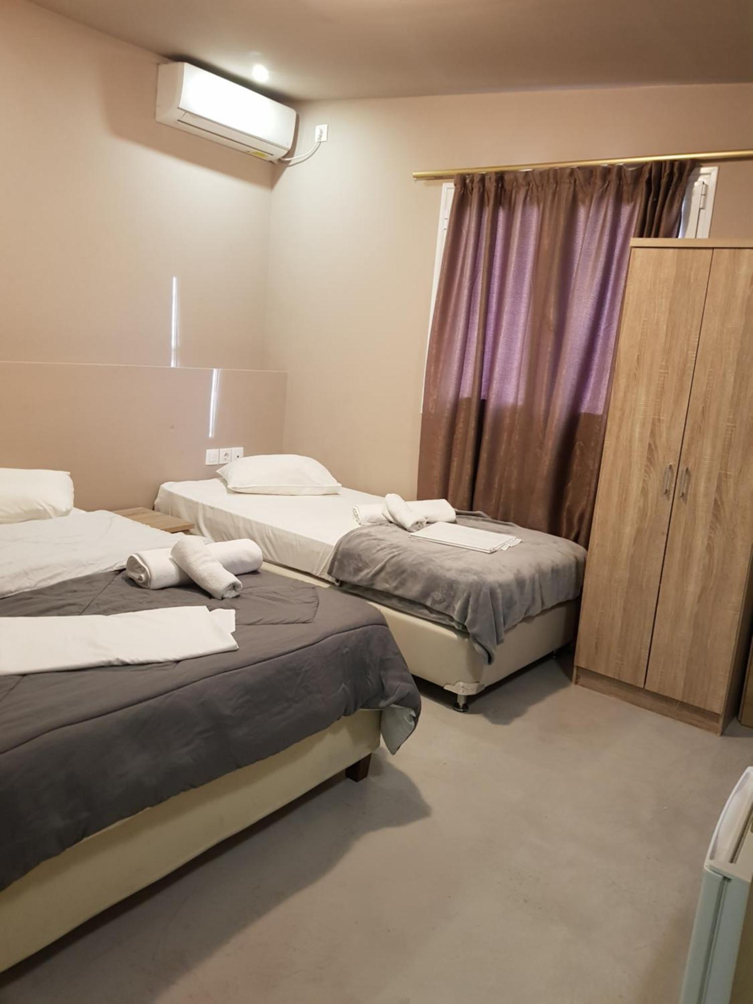 Lux Hotel بيرايوس الغرفة الصورة